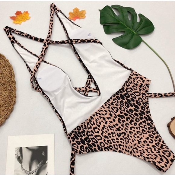 High Cut Leopard Print Monokini - Picture 4 of 6